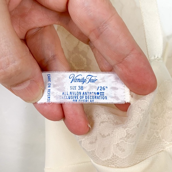 Elegant Cream Lace Trim Slip - Picture 5 of 7